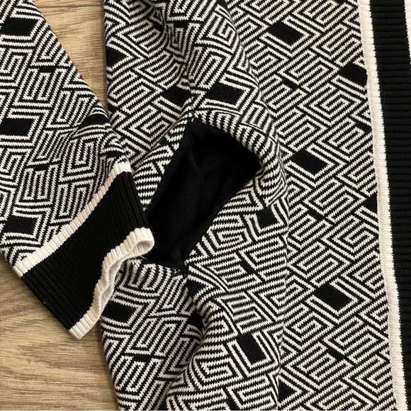 Guess Black & White Logo Knit Cachet Open Front Cardigan - Picture 8 of 10
